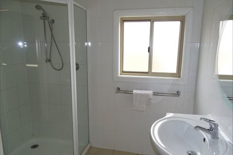 Silver Hill Townhouse - Hervey Bay Accommodation 9