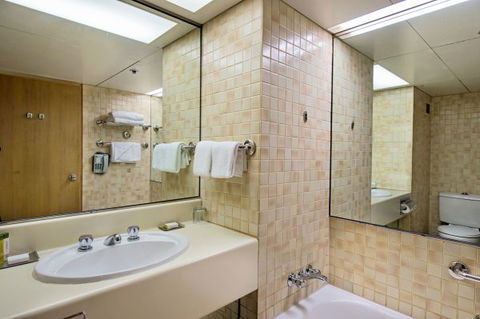 DoubleTree By Hilton Esplanade Darwin - WA Accommodation 12