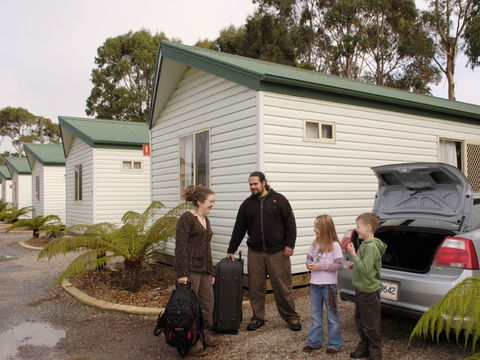 Discovery Holiday Parks  Strahan Cosy Cabins - Accommodation Broken Hill 2