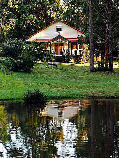 Telegraph Retreat - Whitsundays Tourism 0
