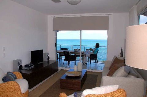 Tingeera Luxury Beachfront Apartments - Accommodation Australia 4