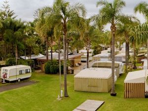 Blue Bay Caravan And Camping Tourist Park - YWait Travel 0