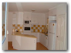 Beach Court Holiday Villas - Carnarvon Accommodation 5