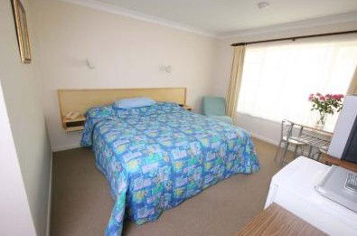Alpha Motel - Whitsundays Tourism 2