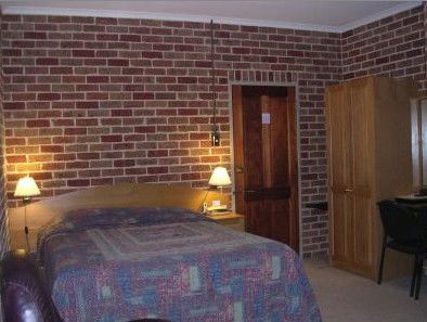 Exies Bagtown - Accommodation Broken Hill 6