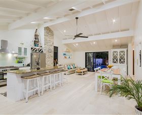 The Tropics At Vogue Holiday Homes - Holiday Sydney 1
