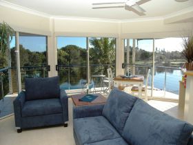 Alexander Lakeside Bed And Breakfast - Accommodation Broken Hill 0