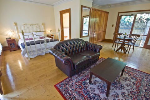 Torquay 1903 Period Cottages - Yamba Accommodation 5
