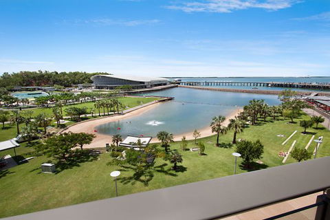 Akuna Waterfront - YWait Travel 4
