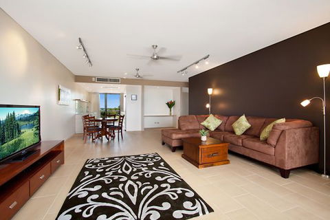 Akuna Waterfront - YWait Travel 8