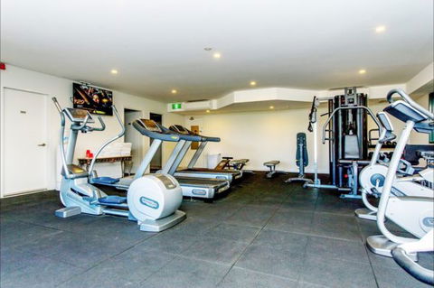 Alpha Canberra Hotel And Apartments - Accommodation Airlie Beach 10