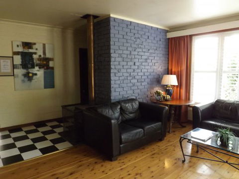 Apartments On-The-Park: The Studio - YWait Travel 4