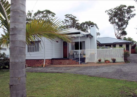Shamrose Cottage - YWait Travel 1