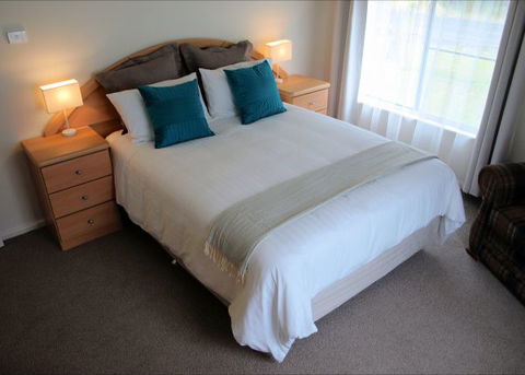 Shamrose Cottage - YWait Travel 4