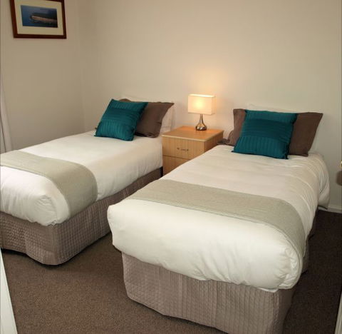 Shamrose Cottage - YWait Travel 5