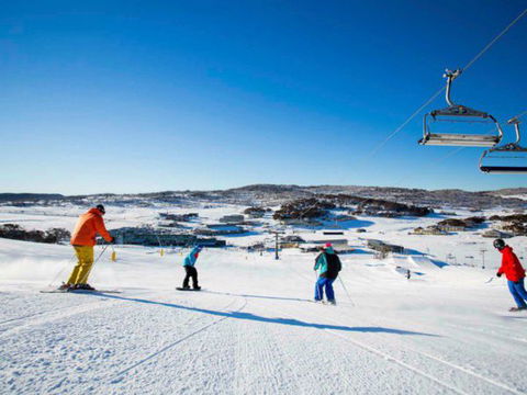 The Coachman Ski Lodge - Townsville Tourism 1