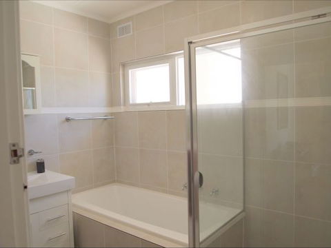 Christies Cottage For Holidays And Relocations. - Accommodation Airlie Beach 7