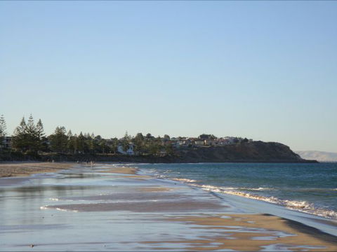 Christies Cottage For Holidays And Relocations. - Accommodation Airlie Beach 9