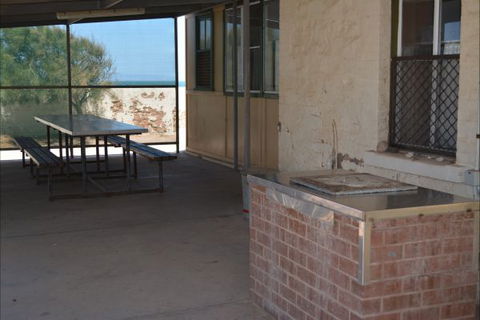 Point Lowly Lighthouse Cottages - Whitsundays Tourism 2