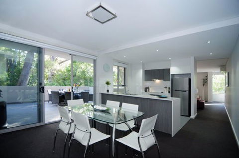 Aqua Leaf Apartment - Accommodation Airlie Beach 12