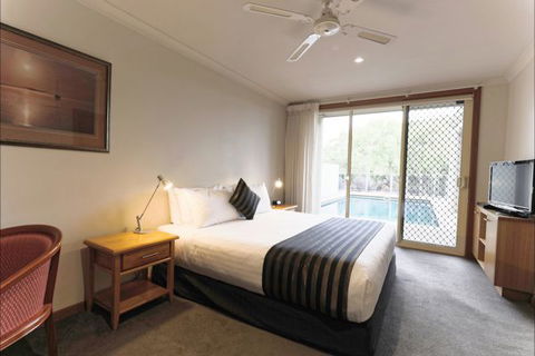 Eugenie's Luxury Accommodation - Bundaberg Accommodation 3