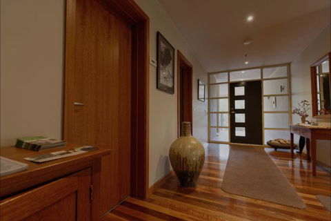 Eugenie's Luxury Accommodation - Bundaberg Accommodation 9