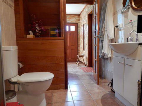 Bet's Bed And Breakfast Studio - Accommodation in Bendigo 9