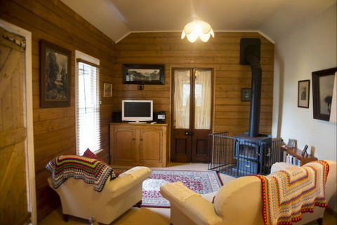 Orchard Cottages - Accommodation Find 2