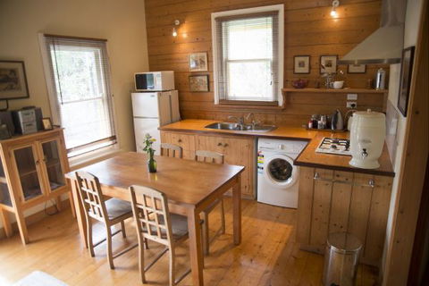Orchard Cottages - Accommodation Find 6