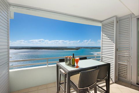 The Grand Apartments - Accommodation Find 2
