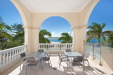 The Grand Apartments - Accommodation Find 3