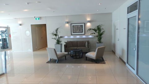 The Grand Apartments - Accommodation Find 8