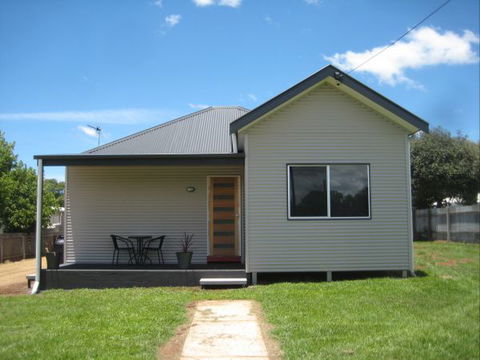 Sapphire Cottage - Accommodation Find 0