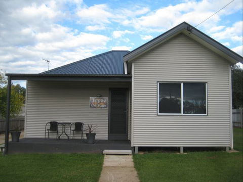 Sapphire Cottage - Accommodation Find 1