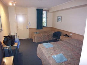 Commodore Motor Inn Mildura - YWait Travel 2