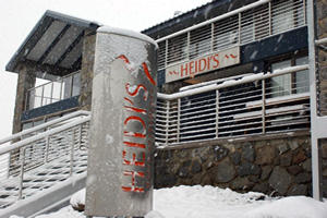 Heidi's Chalet Apartments - Townsville Tourism 0
