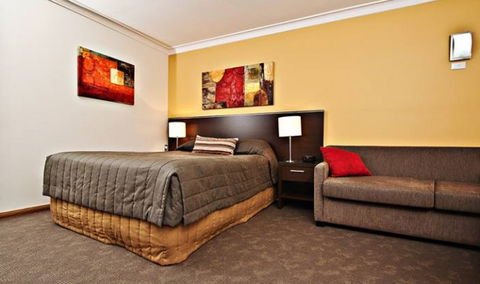 Governor Macquarie Motor Inn - Accommodation Australia 3