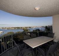 Riverdance Apartments - YWait Travel