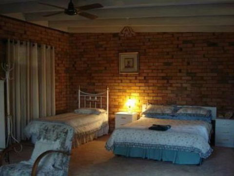 Pamela's Retreat - Holiday Sydney 0