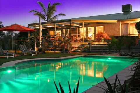 Weeroona Retreat B&B - Holiday Melbourne 0