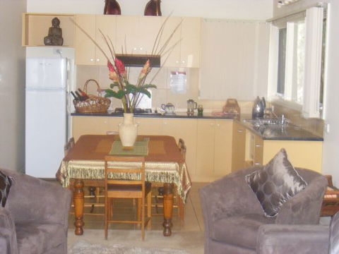 Weeroona Retreat B&B - Holiday Melbourne 5