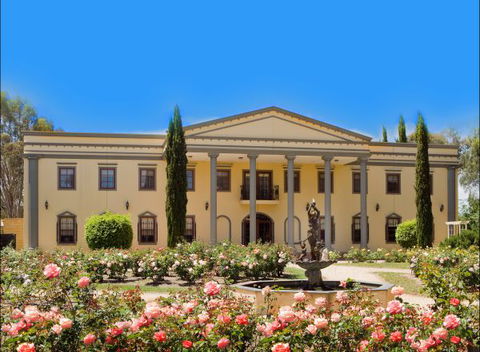 Barossa Chateau - Holiday Sydney 2