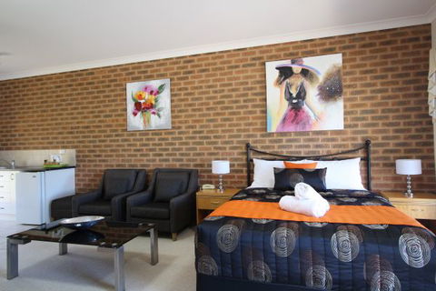 Top Of The Town Motor Inn Yackandandah - Whitsundays Tourism 0