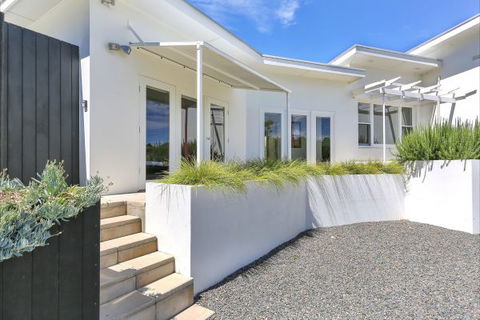 Barossa White House: The West Wing - WA Accommodation 10