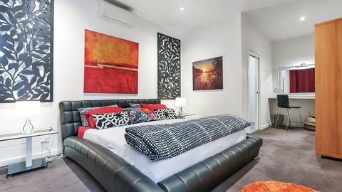 Barossa White House: The West Wing - WA Accommodation 0