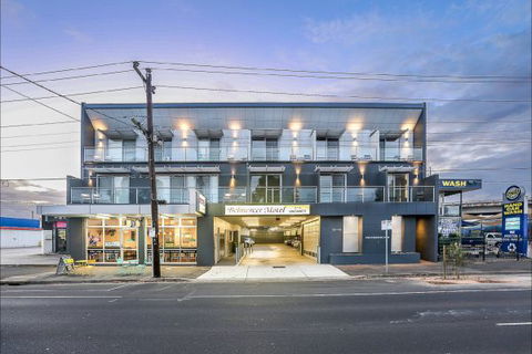 Belmercer Motel - Holiday Sydney 0