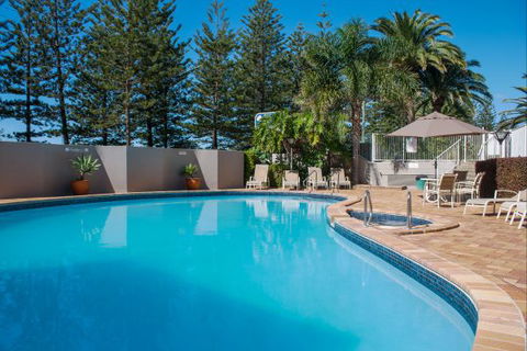 Cashelmara Burleigh Beachfront Apartments - Holiday Sydney 0