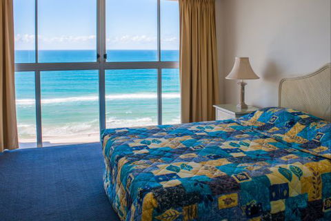 Cashelmara Burleigh Beachfront Apartments - Holiday Sydney 2
