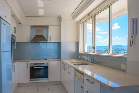 Cashelmara Burleigh Beachfront Apartments - Holiday Sydney 6