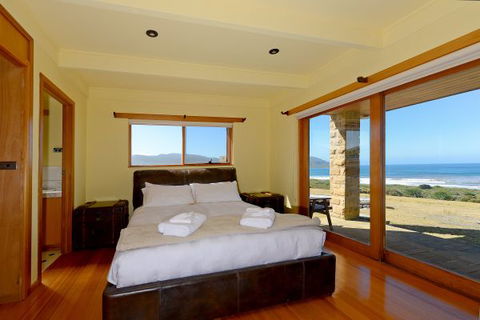 Cloudy Bay Villa - Holiday Melbourne 4